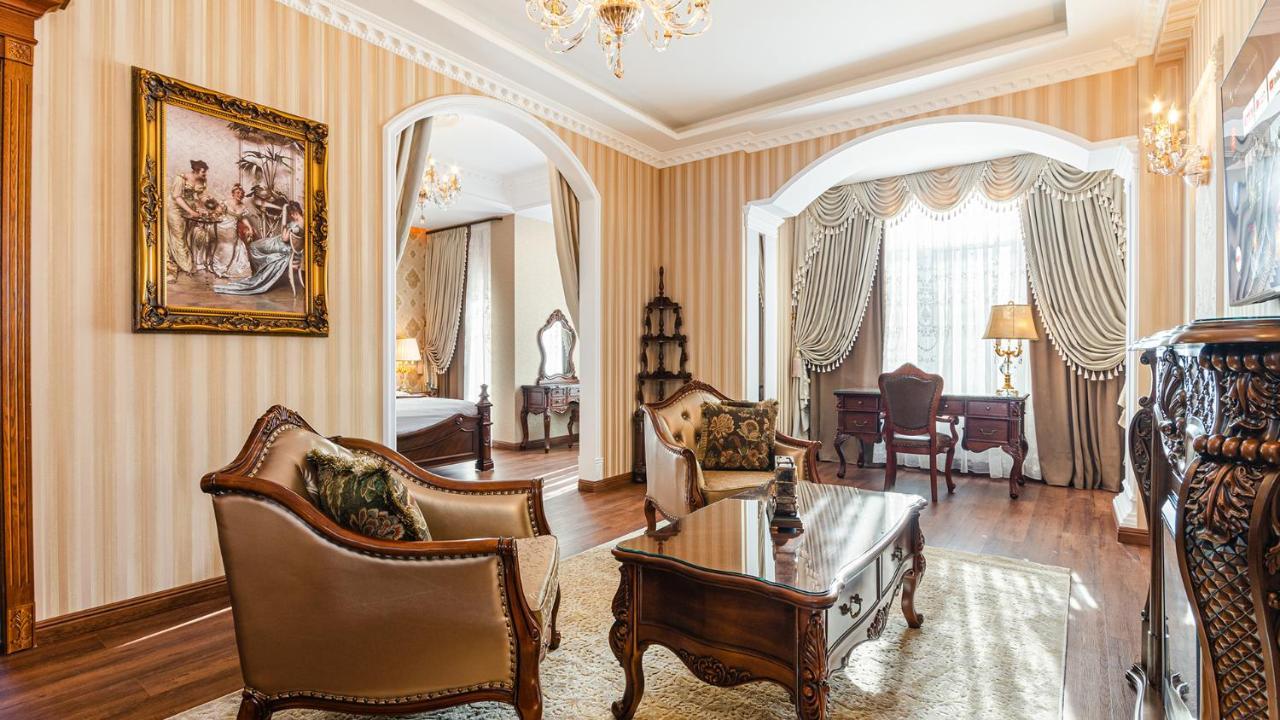 Gregory Boutique Hotel Chisinau Bagian luar foto